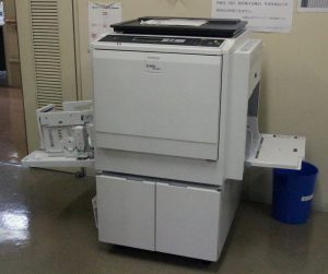 印刷機とコピー機 武蔵村山市ボランティア 市民活動センター